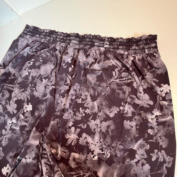 Athleta Jogger Size 22 Savannah Floral Gray NWOT - Picture 5 of 13